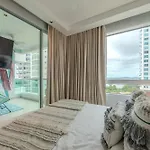 Apartamento Con Vista Al Mar - Piscina En La Azotea - 2 Habitaciones + 2 Banos